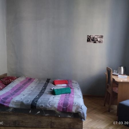 Eka'S Apartment On Marjanishvili Tbilisi Exterior photo